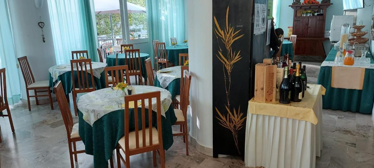 Hotel Santini Rimini Esterno foto