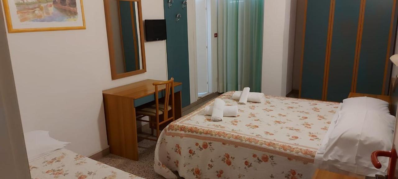 Hotel Santini Rimini Esterno foto