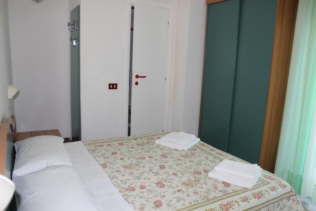Hotel Santini Rimini Camera foto