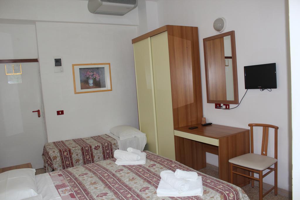 Hotel Santini Rimini Camera foto